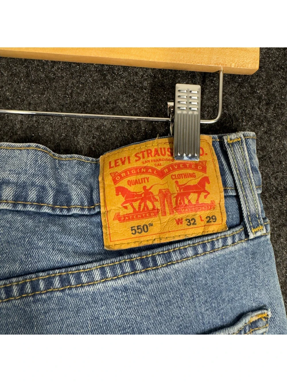 Levi's Jeans Men 32*29 Blue Denim Medium Wash Mid Rise Straight 550 Pockets